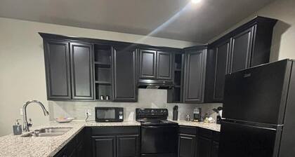 Charming 1-bedroom apartment with WiFi, AC in gorgeous Sour Lake #211