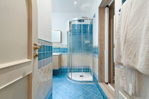 Dusche, Haartrockner, Bidet