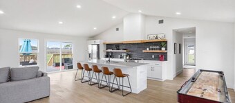 Bungalow on 3 Acres - Hot Tub& Firepit