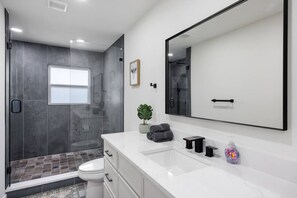 Asciugacapelli, asciugamani, carta igienica