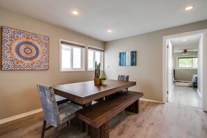 Apartment, Multiple Beds, Kitchen, City View | Dining - Casa Azul Upper (San Diego)