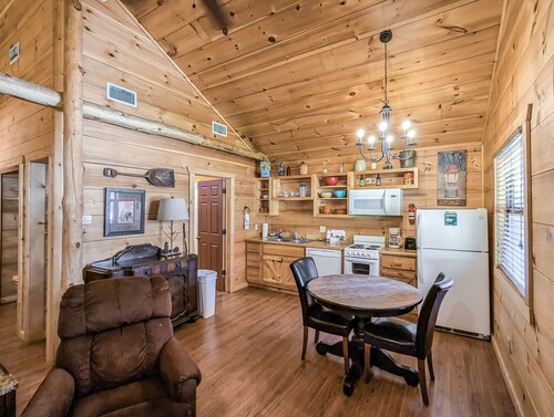 #67 Pinewoods Cabin: Gentle Ben