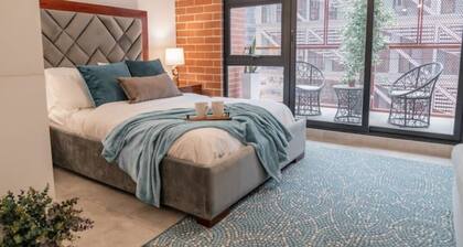 Elegant loft in a trendy area