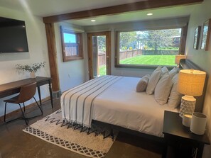 4 Schlafzimmer, Schreibtisch, Bügeleisen/Bügelbrett, Reisekinderbett