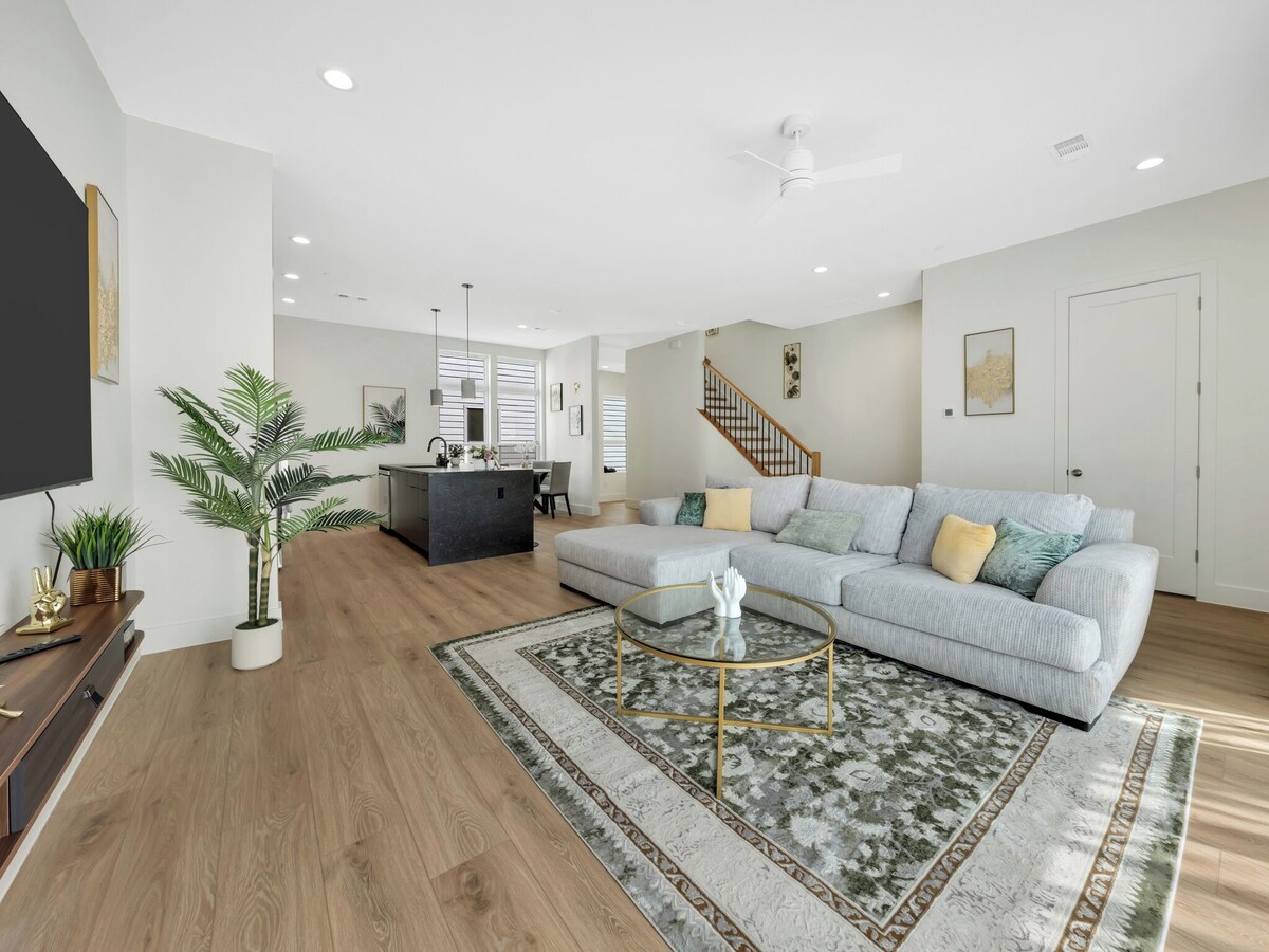 Uptown Escape l Stylish Stay near Downtown Dallas