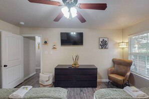 2 bedrooms, iron/ironing board, WiFi, bed sheets