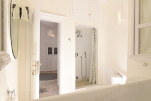 Bathroom - Elegant Hydra Getaway (Idra)