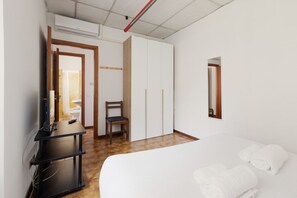 2 habitaciones, tabla de planchar con plancha y acceso a internet 