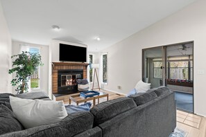 スマートテレビ、テーブルサッカー台