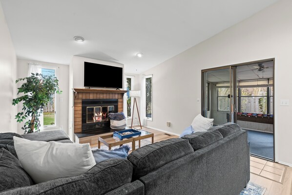 Smart TV, table football