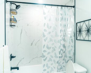 Eco-friendly toiletries, hair dryer, towels, soap - Spacious Family Friendly Suite with free PS5 Gaming, Netflix, PRIME and more (Calgary)