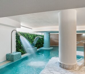 Innenpool, beheizter Pool