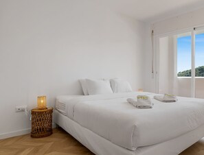2 bedrooms, in-room safe, iron/ironing board, free WiFi