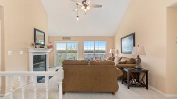 Smart TV, DVD player