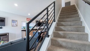 Interior - Modern 2-BR Townhome w/ Garage, AC & Workspace (Driggs)