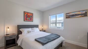 2 bedrooms, desk, iron/ironing board, free WiFi