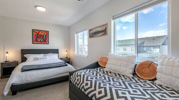 2 bedrooms, desk, iron/ironing board, free WiFi