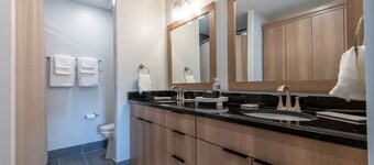 Modern 2-BR Townhome w/ Garage, AC & Workspace