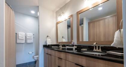 Modern 2-BR Townhome w/ Garage, AC & Workspace