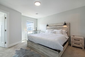 2 bedrooms, desk, iron/ironing board, free WiFi