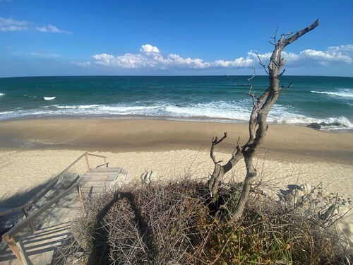 Enjoy luxury of  the Cliff **** hotel - Spa-100m to the beach
3 swimming pools