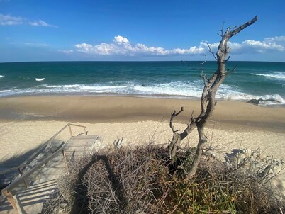 Enjoy luxury of  the Cliff **** hotel - Spa-100m to the beach
3 swimming pools