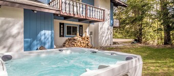 Loose Moose Lodge – Family chalet, fireplace, ski!