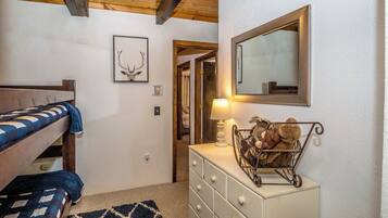 4 habitaciones, tabla de planchar con plancha y wifi gratis