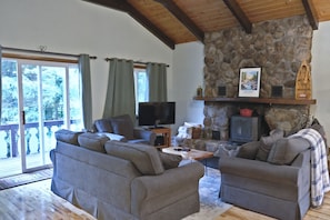 TV connectée, cheminée