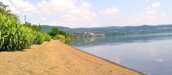 Bungalow 'Camping Massimo - 2' with Lake View, Private Terrace and Private Garden