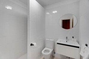 Dutxa, assecador de cabells i tovalloles 