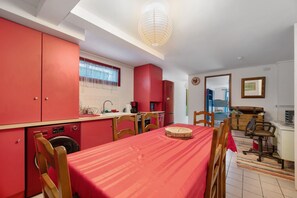 Dining - Holiday Home 'Louis' with Mountain View, Private Pool and Wi-Fi (REVEL-TOURDAN)