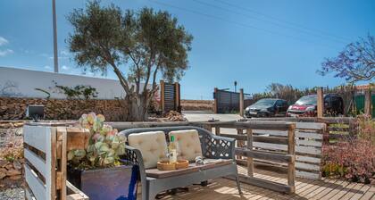 Vacation Apartment 'El Paraiso En Tindaya' with Shared Terrace and Air Conditioning