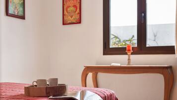 2 chambres, fer et planche Ă  repasser, Wi-Fi gratuit, draps fournis