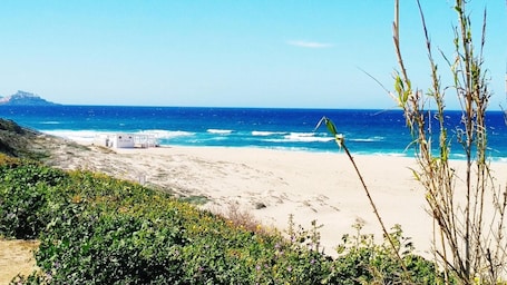 ビーチ. Holiday Home 'Romantica Casa Al Mare' with Shared Pool, Wi-Fi and Air Conditioning