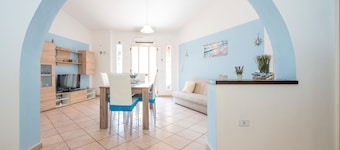 Holiday Home 'Casa Vacanze 4 Venti' with Private Terrace and Air Conditioning