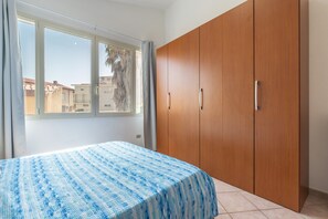 1 bedroom, iron/ironing board, bed sheets