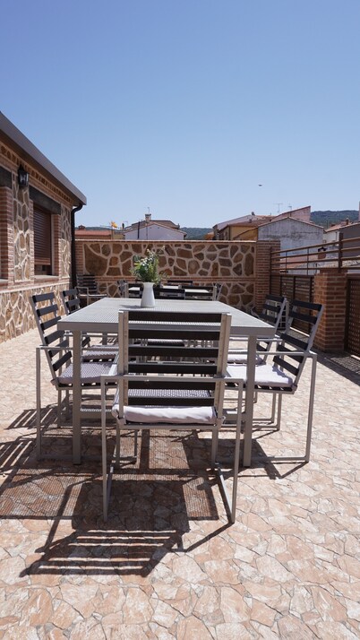 Casa rural 'Vallecasar' con vistas a la montaña, Wi-Fi y aire acondicionado