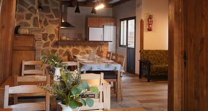 Holiday Home 'La Cerecera' with Private Terrace, Wi-Fi and Air Conditioning