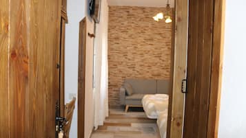 7 bedrooms, free WiFi, bed sheets, wheelchair access