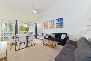 テレビ、書斎 / ワークスペース