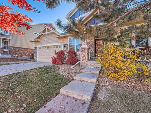 Aurora 4BR Getaway w ~ Tub ~ Crib  ~ 15miles to  DIA