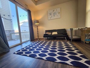 Televisor, llar de foc, oficines i impressores