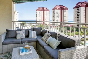 Property grounds - Apartment 'Tokiomar Playa' with Sea View, Wi-Fi and Air Conditioning (Grau i Platja)