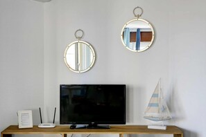 Interior - Apartment 'Tokiomar Playa' with Sea View, Wi-Fi and Air Conditioning (Grau i Platja)