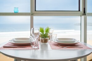 Dining - Studio 'En Playa San Lorenzo' with Sea View and Wi-Fi (Gijón)
