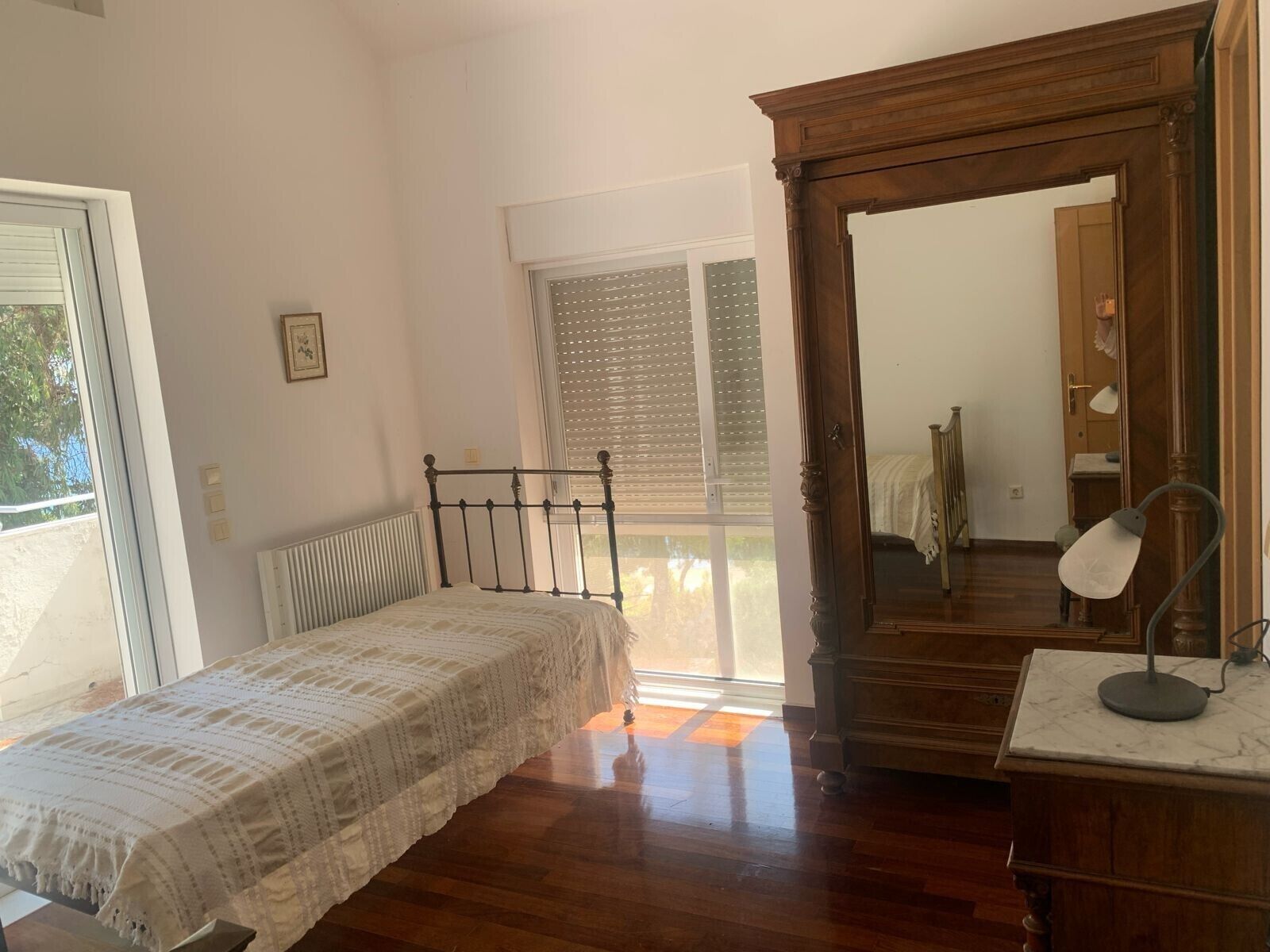 3 bedrooms, iron/ironing board, WiFi (free), bed sheets