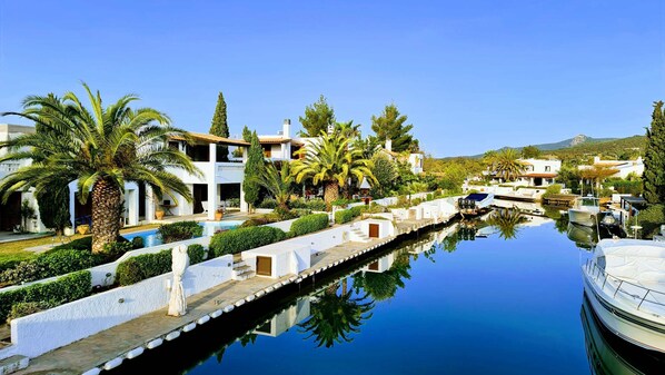 Marina - Villa 'Beach , Swimming Pool For 8' with Sea View, Wi-Fi and Air Conditioning (Thermisia)