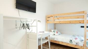 1 bedroom, free WiFi, bed sheets