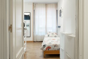 1 bedroom, free WiFi, bed sheets - Room 'Londres' with Wi-Fi (Gijón)